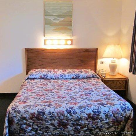 Cozy Cove Beachfront Resort Inn Lincoln City Room photo