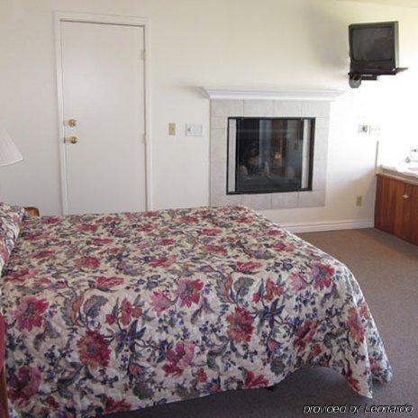 Cozy Cove Beachfront Resort Inn Lincoln City Exterior photo
