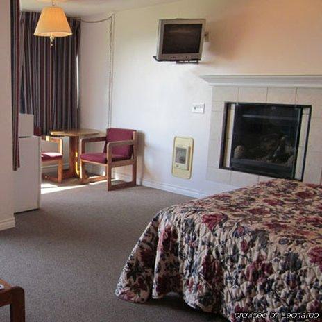 Cozy Cove Beachfront Resort Inn Lincoln City Room photo