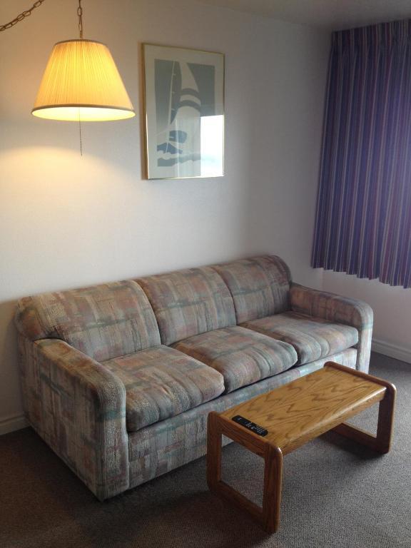 Cozy Cove Beachfront Resort Inn Lincoln City Room photo
